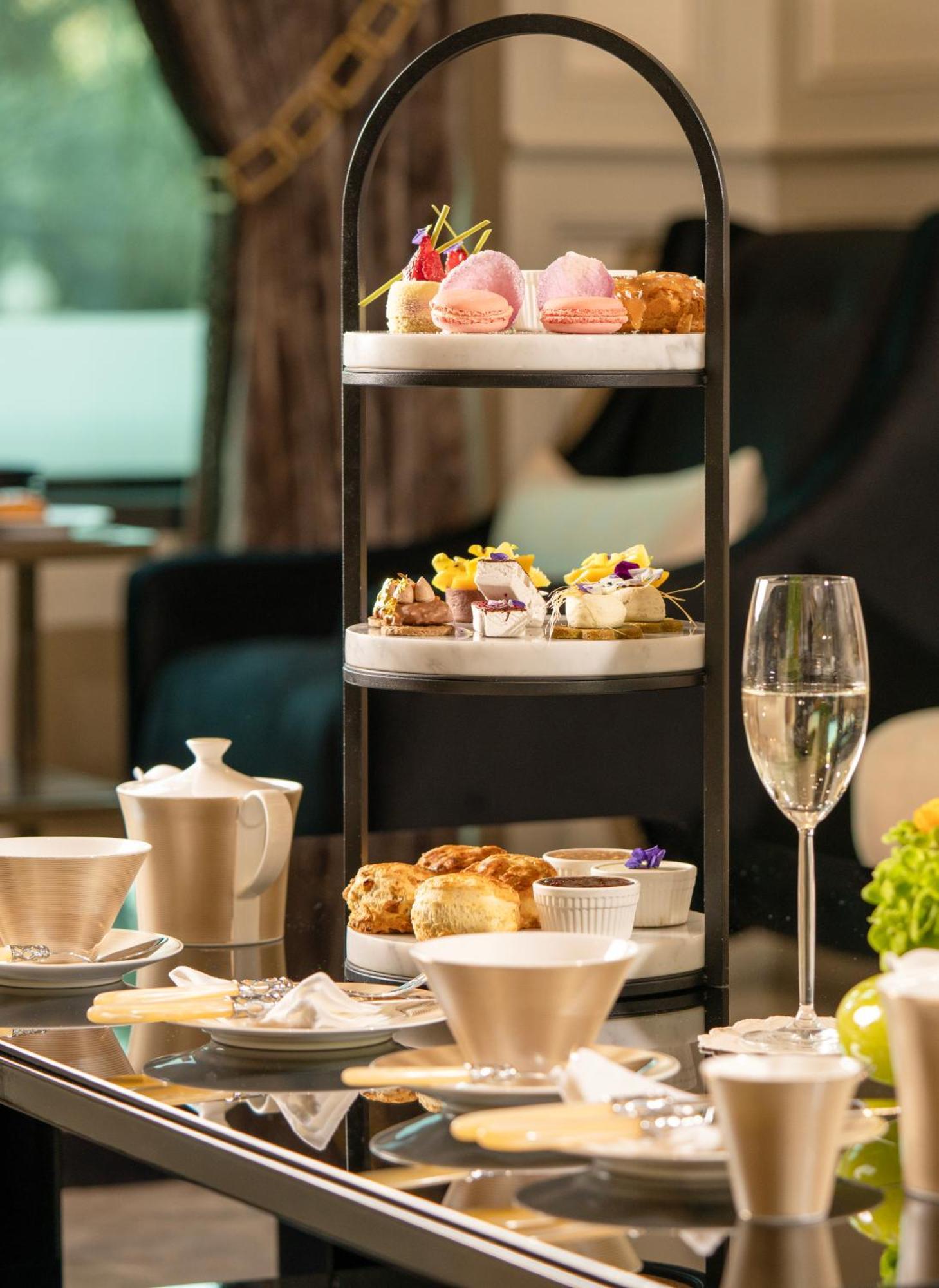 Fairmont Riyadh Riade Exterior foto Afternoon tea at the InterContinental Sydney
