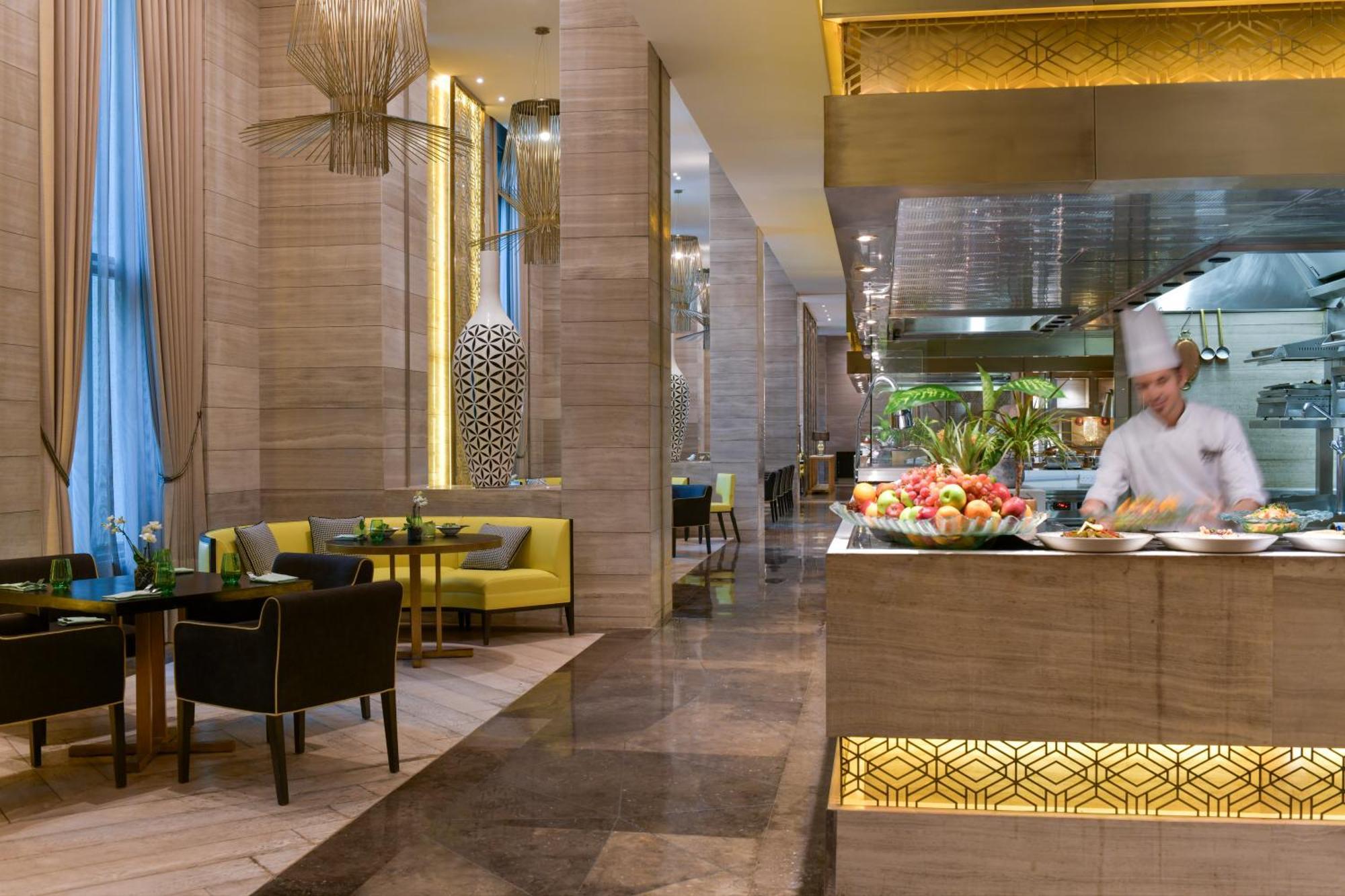 Fairmont Riyadh Riade Exterior foto The restaurant
