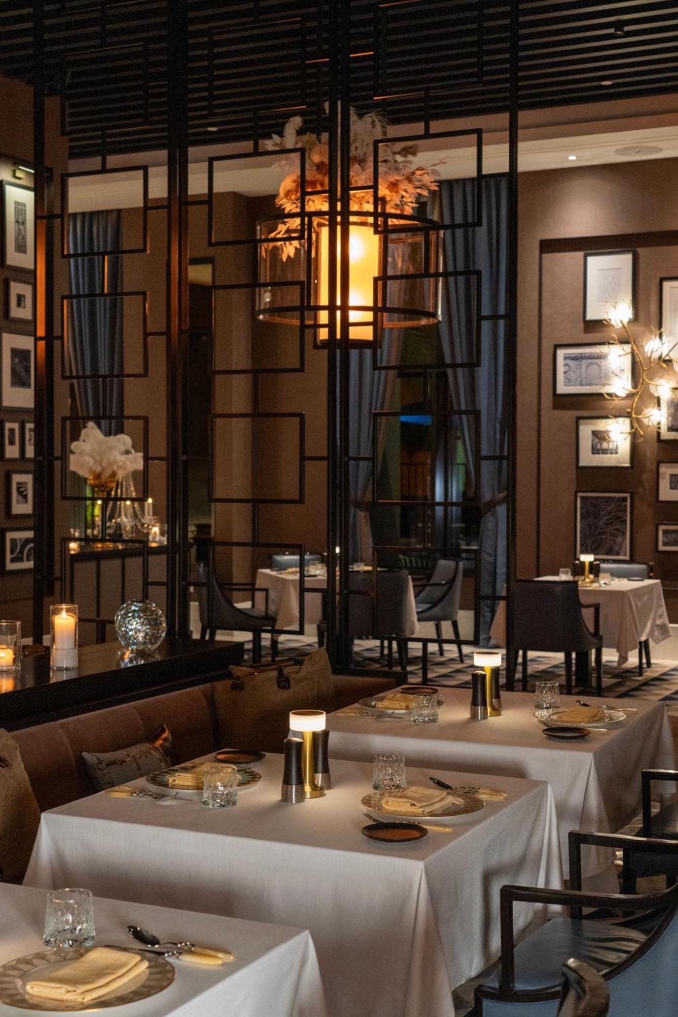 Fairmont Riyadh Riade Exterior foto The interior of the restaurant