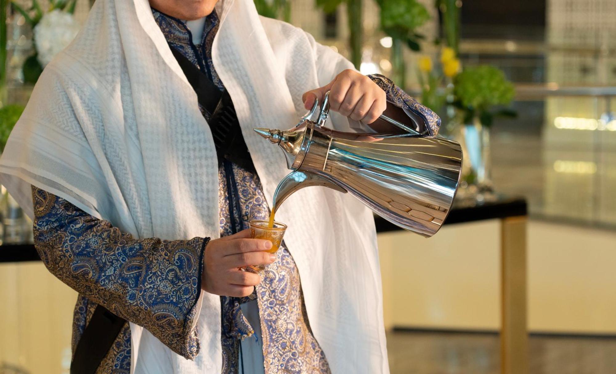 Fairmont Riyadh Riade Exterior foto Arabic coffee being served