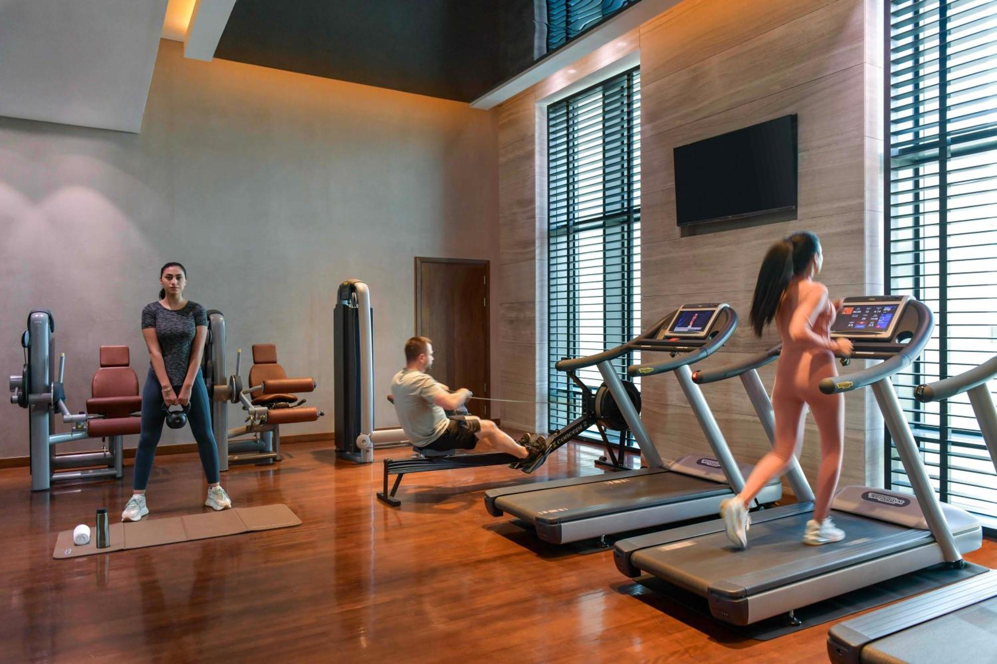 Fairmont Riyadh Riade Exterior foto The gym at the hotel