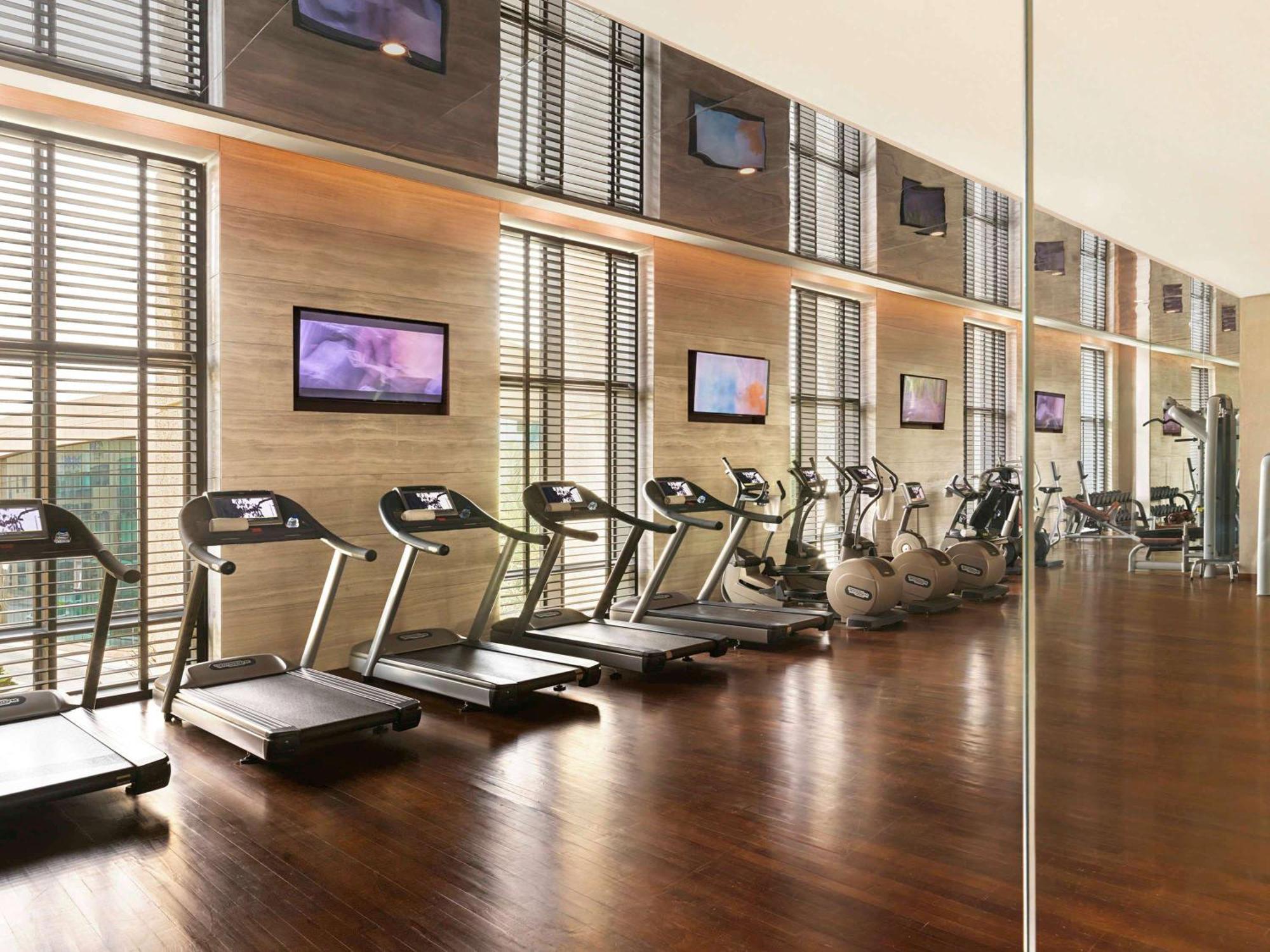 Fairmont Riyadh Riade Exterior foto The gym at the hotel